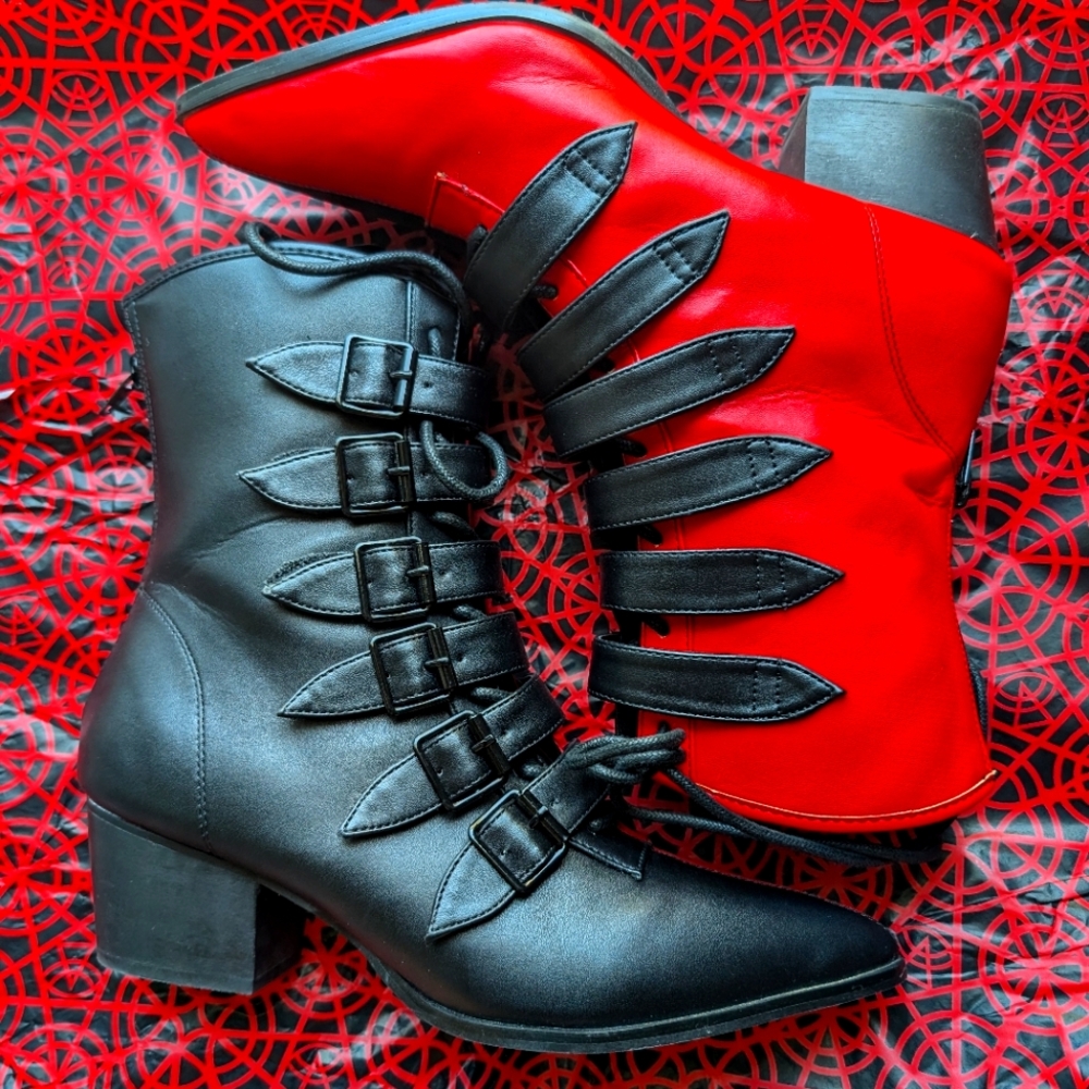Coven Boot Split Red/Black